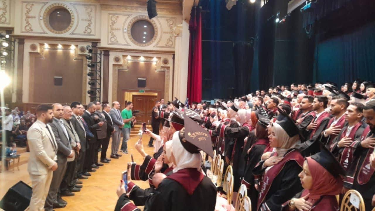 “العلوم الصحية ” تكرم الخرجين من شعب المختبرات والبصريات والأجهزة الطيبة بجامعة المنوفية