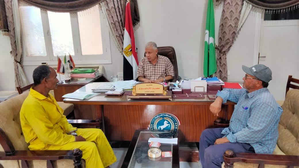 محافظ الشرقية : يستنكر واقعة التعدي علي عامل تحسين البيئة بفاقوس